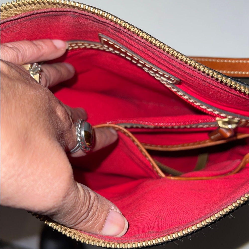 Dooney and Bourke pebbled grain Crossbody black purse - Picture 12 of 17